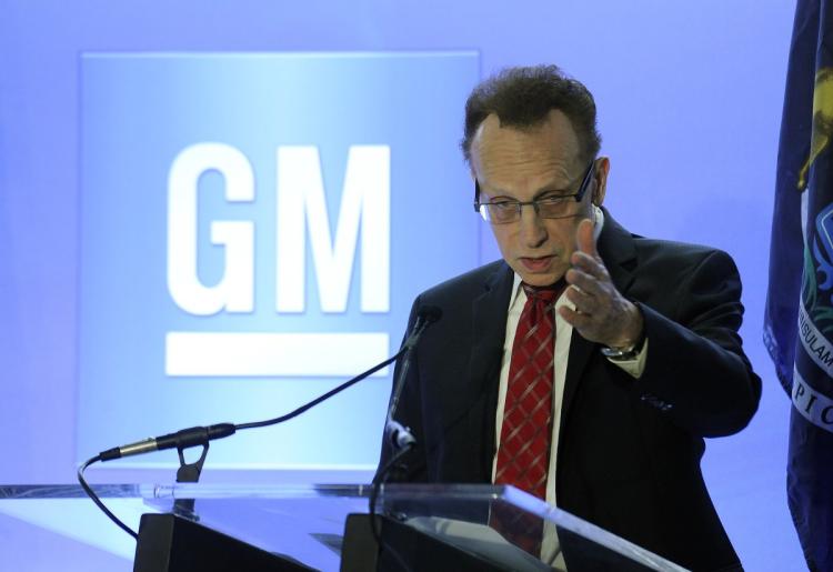 Warren Mayor James Fouts Honors Man Who Intervened In Tech Center incident