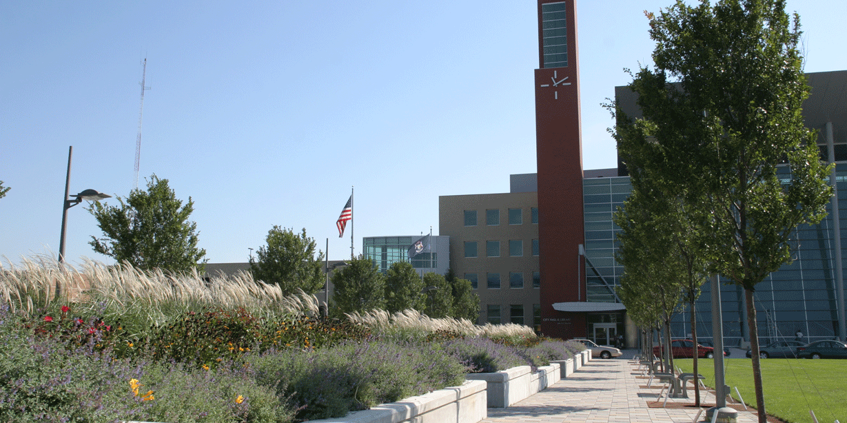 Charles Groesbeck, former Warren Police Commissioner passed away.